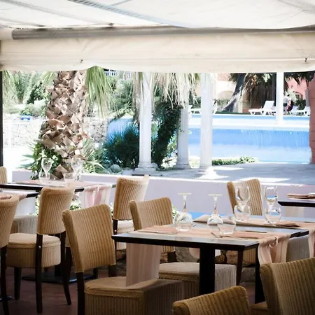 Malibu Village T2