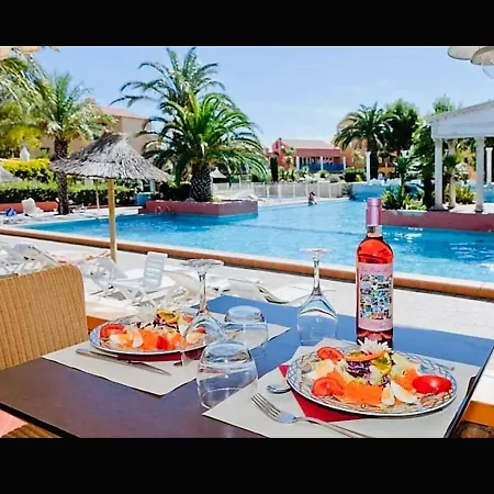 Malibu Village T2 *